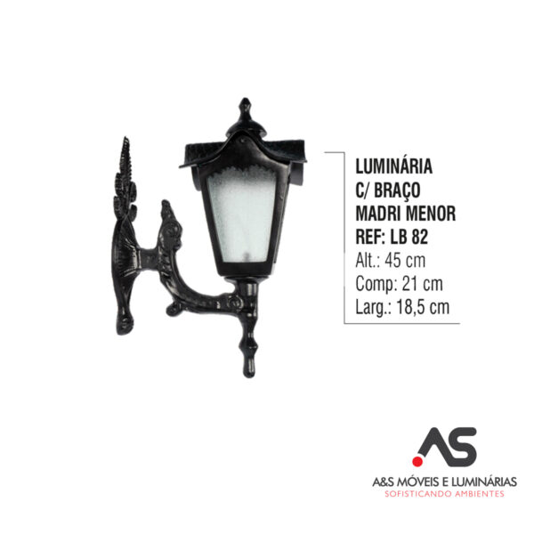 LUMINÁRIA COM BRAÇO MADRI MENOR